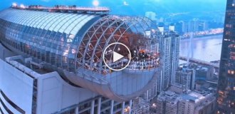 Качели на высоте 250 метров