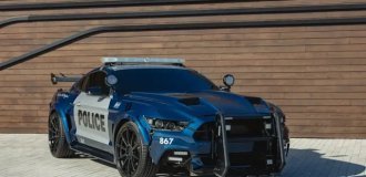 Ford Mustang-десептикон из к/ф Трансформеры выставлен на продажу (26 фото)