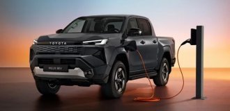 The New Toyota Hilux Pickup Truck Unveiled (28 photos)