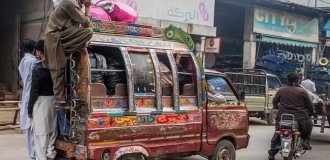 Hellish Pakistani minibuses (15 photos)