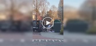 In the Netherlands, a container with clothes was looted For those in need