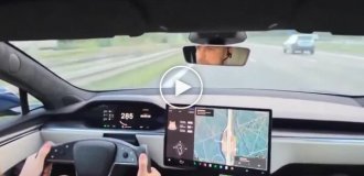 В Германии у Tesla лопнула шина на скорости 285 км в час — пассажиры чудом выжили