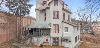 Дом XIX века продают почти вплотную к оживлённой магистрали (6 фото)