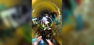 На надувных кругах по ливневке