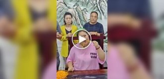 Жительница Китая установила рекорд Гиннеса, сплетя языком 236 звеньев за минуту