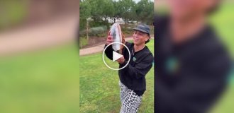 Новое экстремальное хобби для лета: катание на замороженной обуви