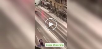 Slippery road in Berlin turned into a challenge for passersby