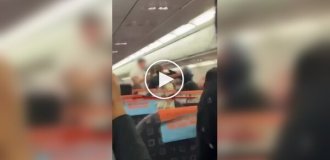 Пассажиры навеселе устроили громкую драку на борту, заставив самолет совершить экстренную посадку