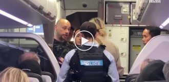 Пассажиры проводили дебоширку громкими аплодисментами