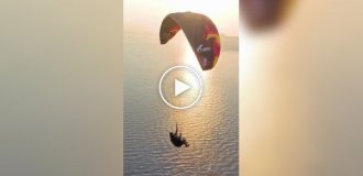 Paragliders are having fun