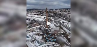 В Германии при сносе трубы включили водяные гейзеры против пыли