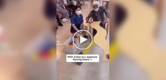 В Японии показали, как в домах престарелых развлекают пожилых людей