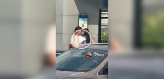 Девушка одарила пощечинами своего парня
