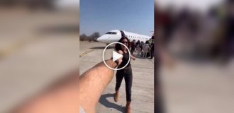 Закрутил красотку в вихре
