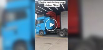Replacing the battery in an electric vehicle that carries goods