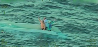 В США 90-летний мужчина почти сутки провёл на перевернувшемся катере и выжил (3 фото + 1 видео)