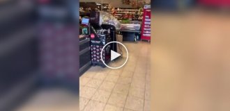 A schoolboy earned 100 euros by handing over bottles