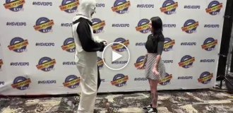 Актер из «Ужасающего» сделал предложение девушке в костюме своего персонажа