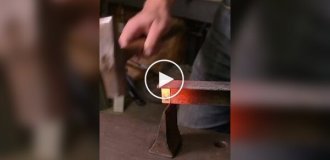 Мастер-кузнец создал милую вещицу для дочери