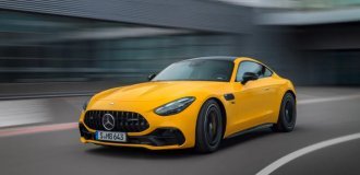 The slowest Mercedes-AMG GT became cheaper by 49 thousand euros (3 photos)