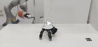 Инженеры сделали роботизированную руку, которая гуляет сама по себе