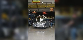 Tucker 48: фара, которая смотрит в поворот