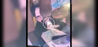 Обычная передача ребенка закончилась неожиданным ЧП с абажуром