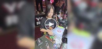 Девушка выиграла конкурс по ремонту процессоров