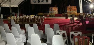 A cinema for the dead was set up in Thailand (5 photos)