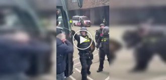 В Нидерландах после матча полиция применила перцовый спрей к болельщикам