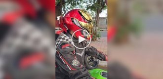 Motorcycle helmet like Iron Man's