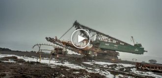 Timelapse of a giant excavator walking