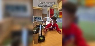 Мальчик впервые пробует васаби