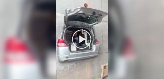 Кав'ярня, де автомобіль став частиною інтер'єру