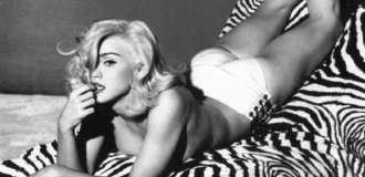 Madonna's 25 Sexiest Photos (26 Photos)