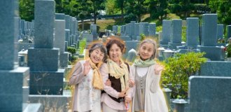 Friends on the grave: the Japanese are more afraid of loneliness after death than before (5 photos)