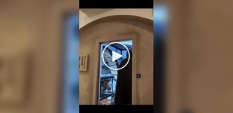 Фанат «Звездных войн» превратил свою мужскую берлогу в настоящий звездолет