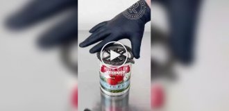 Коллекция винтажных консервных ножей в деле