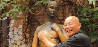 «Затертые до дыр»: достопримечательности, безжалостно истребляемые «на удачу» (12 фото)