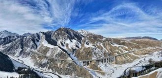 В Китае открыли самый длинный в мире автодорожный тоннель (3 фото)