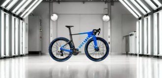 A Two-Wheeled Bugatti Without an Engine, But Priced Like a Car (9 photos)