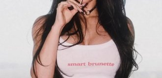 Megan Fox Launches Her Own OnlyFans and Crashes the Site on Day One (9 Photos)