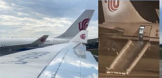 Пассажирка перепутала аварийную дверь самолёта с туалетом (4 фото)