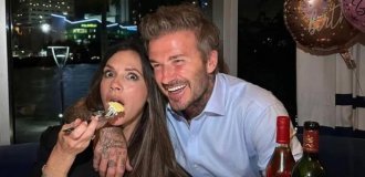 David and Victoria Beckham celebrate their 25th wedding anniversary (5 photos)