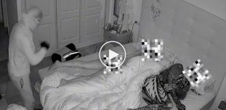 Вор засмотрелся на спящую домовладелицу