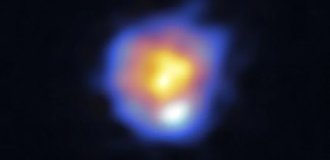 Найточніше зображення зірки R Зайця, яка в 500 разів більша за Сонце (2 фото)