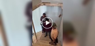 Построили лестницу в неправильном направлении
