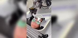 Eyelash extension robot