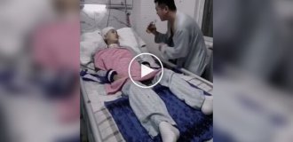 Мужчина каждый день танцевал для парализованной жены