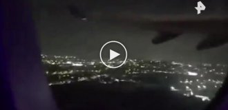 Двигатель пассажирского самолета загорелся во время взлета